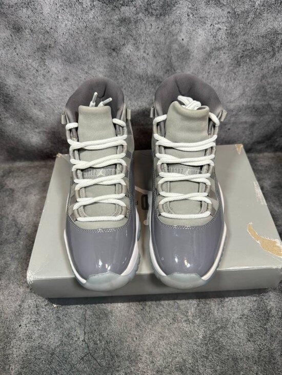 Size 8.5 | Jordan 11 Cool Grey With Box | Pre-Owned main image 4